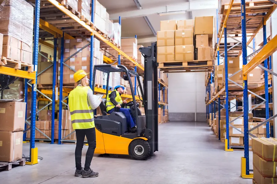 Lager- och logistikmiljö